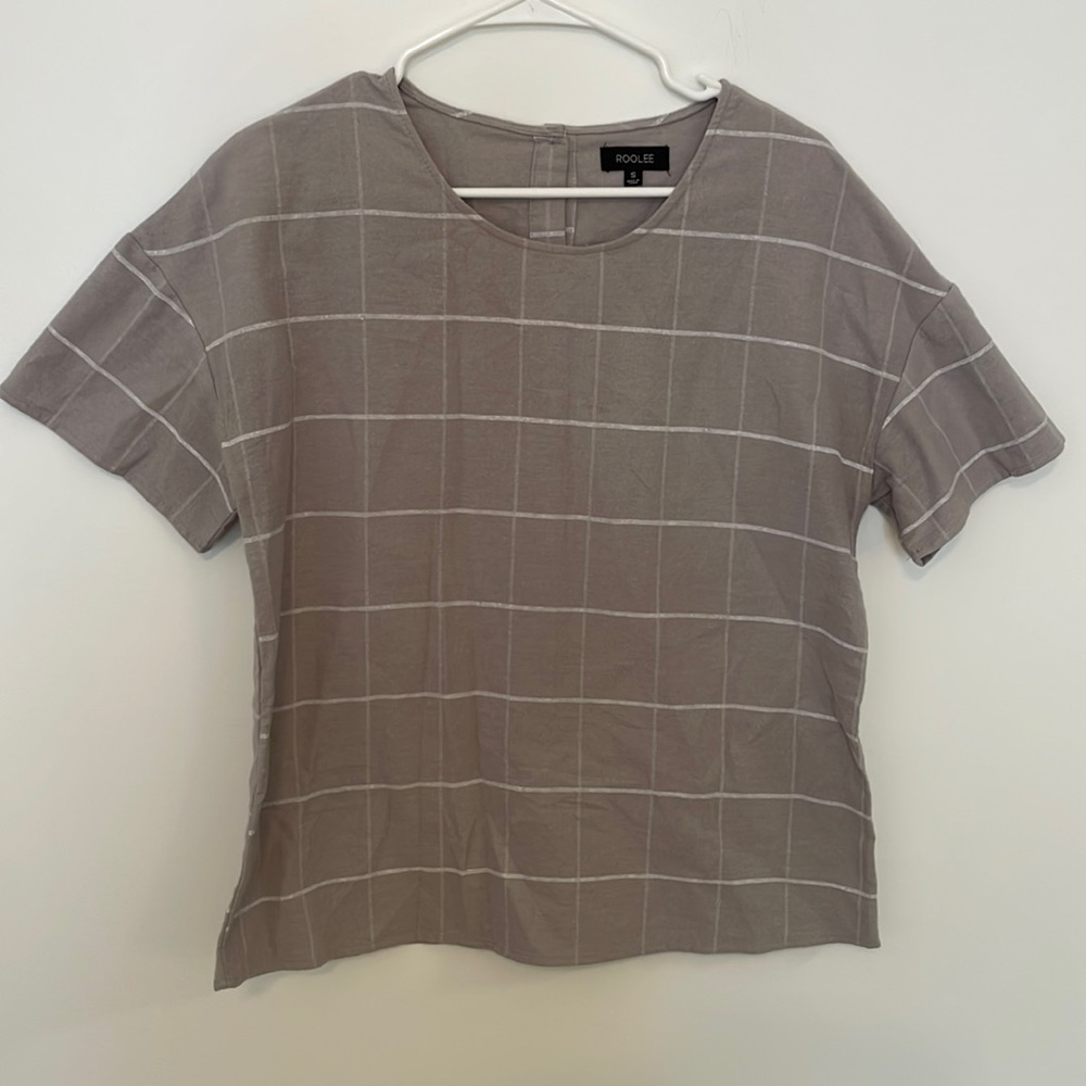 Roolee Size M Plaid Button Back Blouse